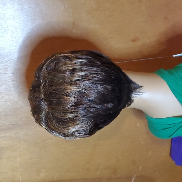 Short Brown / Blonde Wig With Bang - Picture 4 of 4